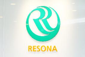 Resona Holdings exterior, logo and signage